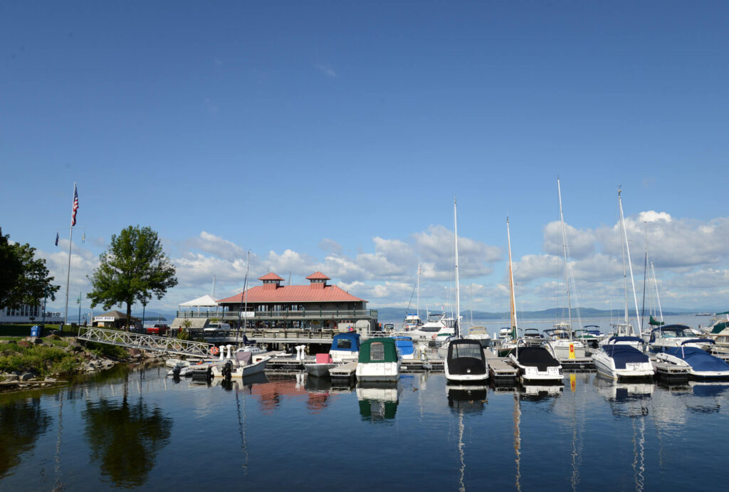 burlington-boathouse-boat-rides