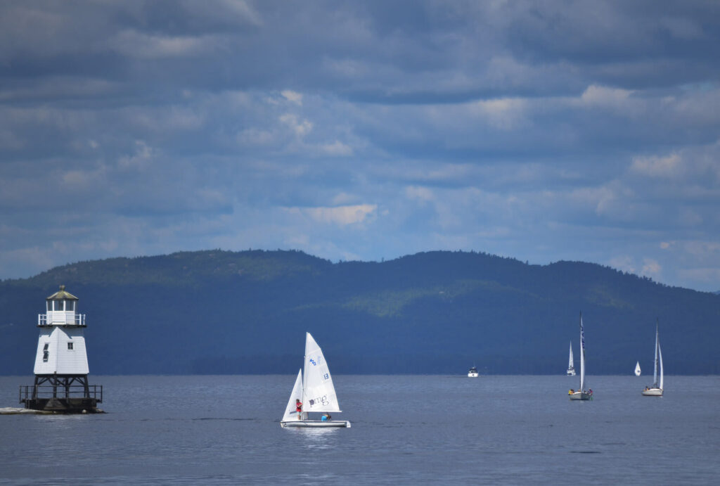 burlington-breakwater-north-lighthouse
