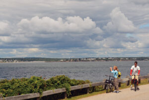 jamestown-beavertail-point-biking