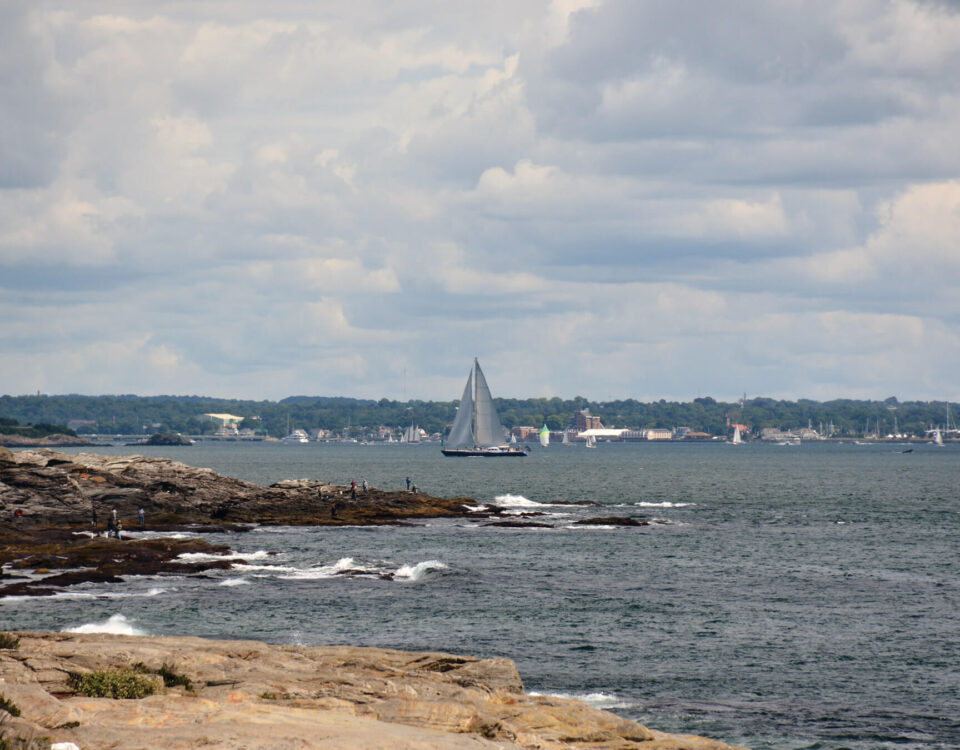 jamestown-beavertail-point-sail