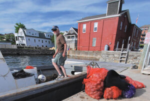 bristol-ri-commercial-shelfisherman