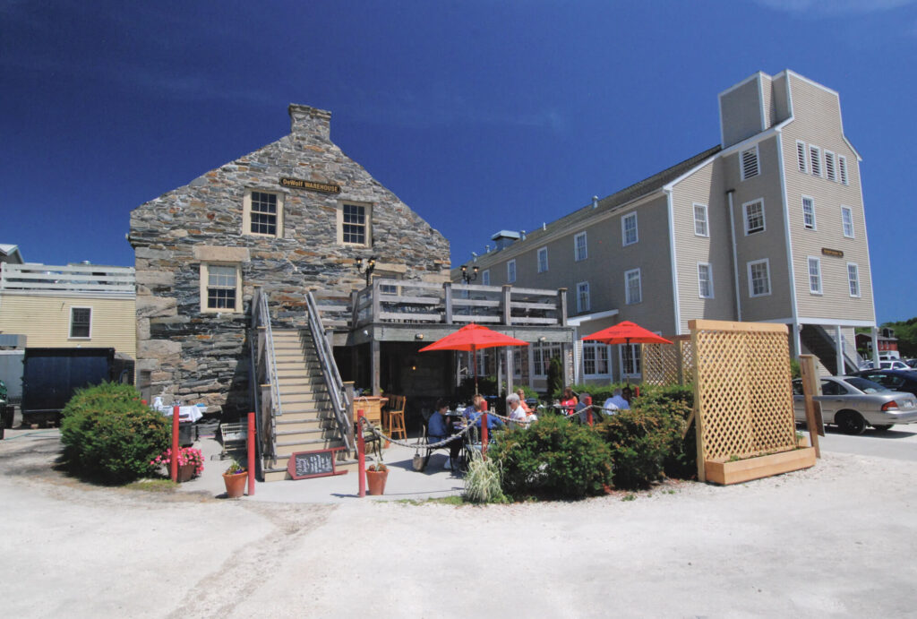 bristol-ri-dewolf-tavern