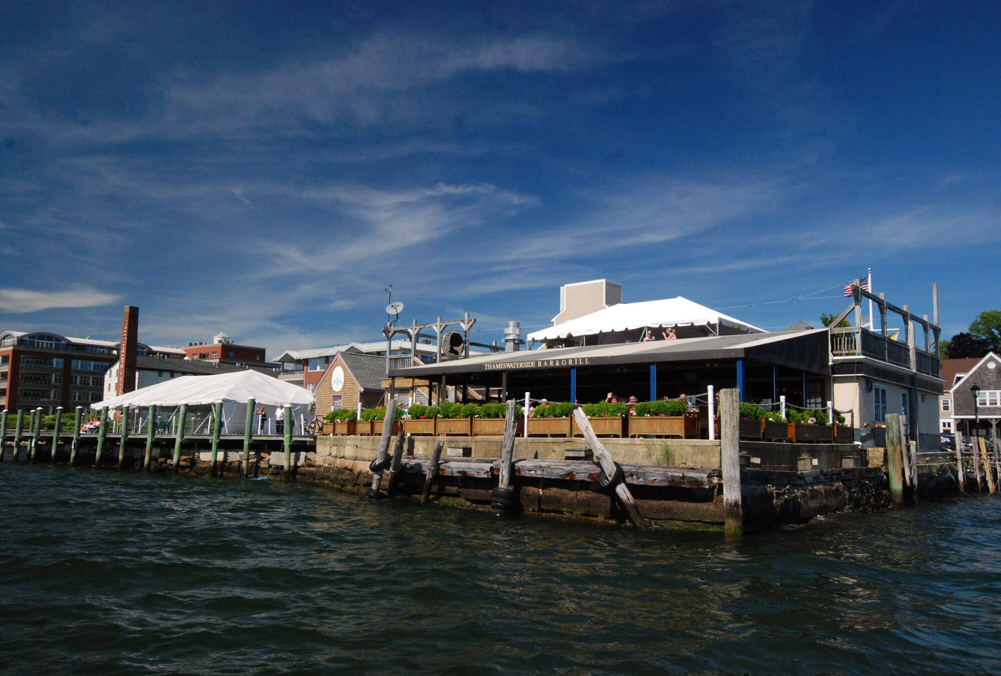 bristol-ri-thames-waterside
