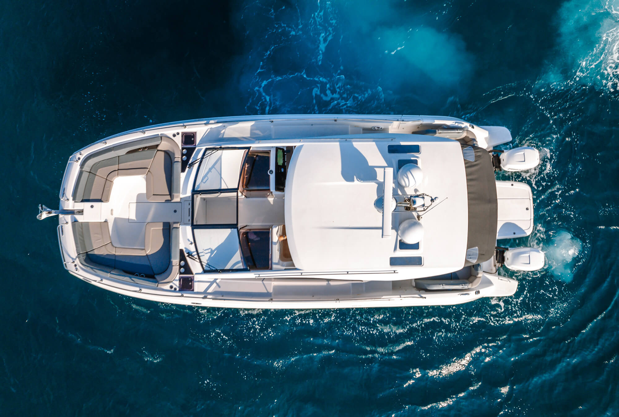four-winns-th36-aerial-top-view