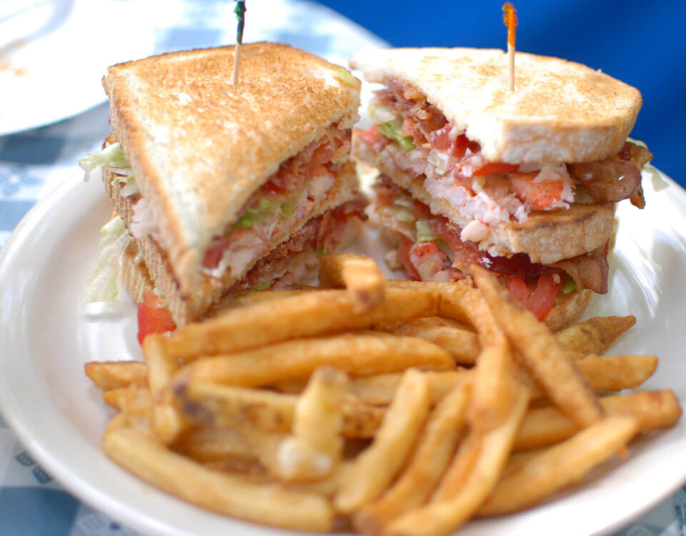 fryes-maine-lobster-club