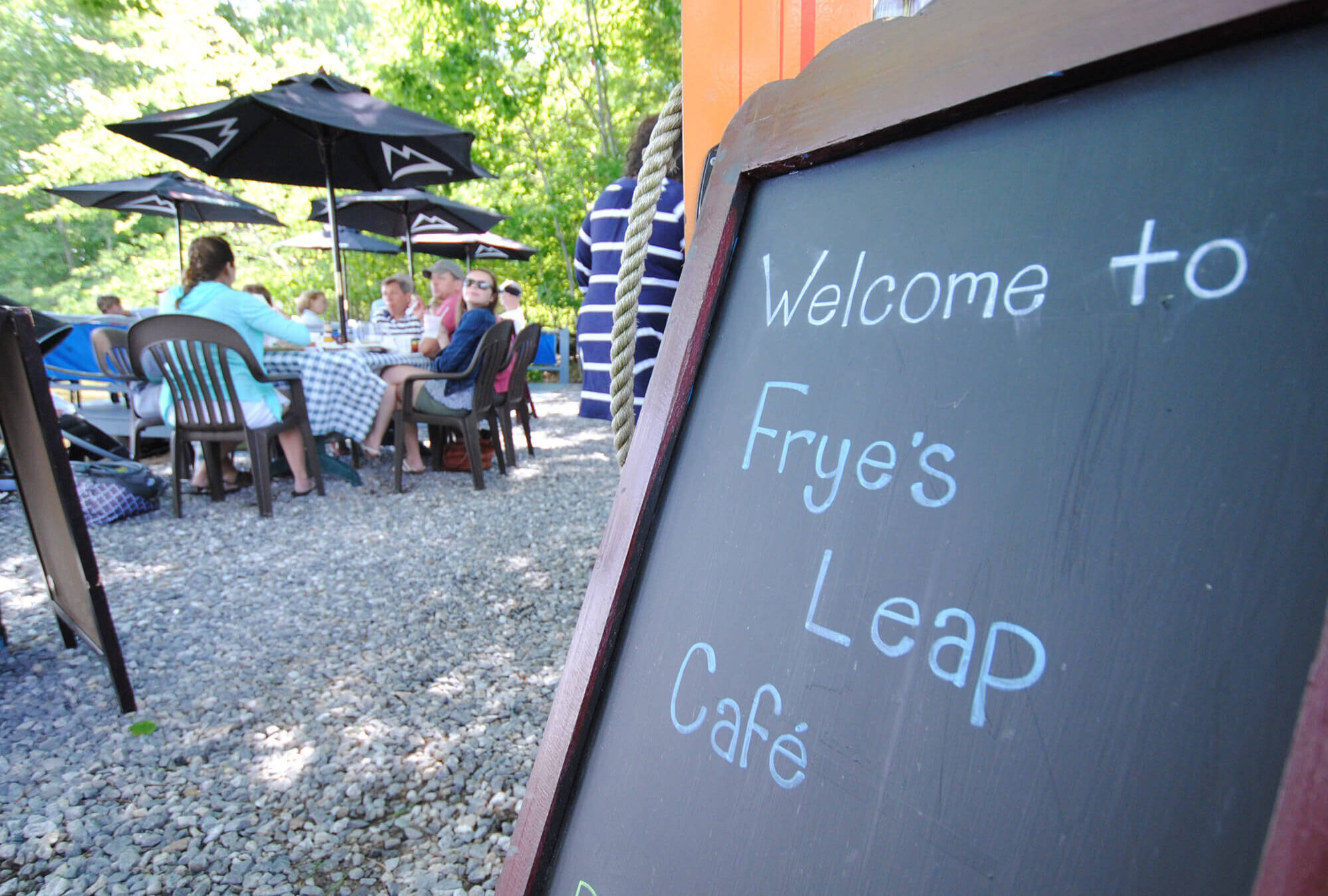 fryes-maine-welcome-board