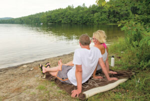 lake-sunapee-couple-relaxing-final