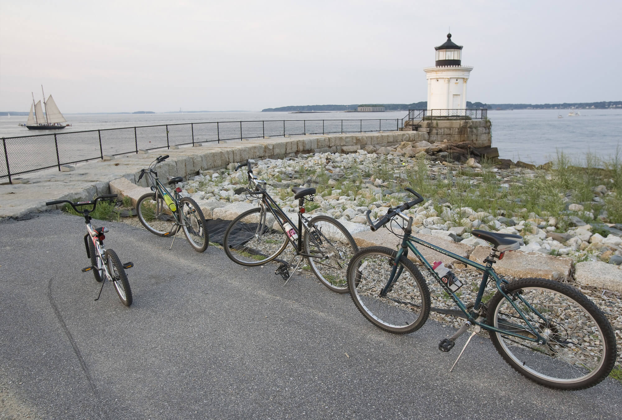 portland-jd-breakwater-light-bikes