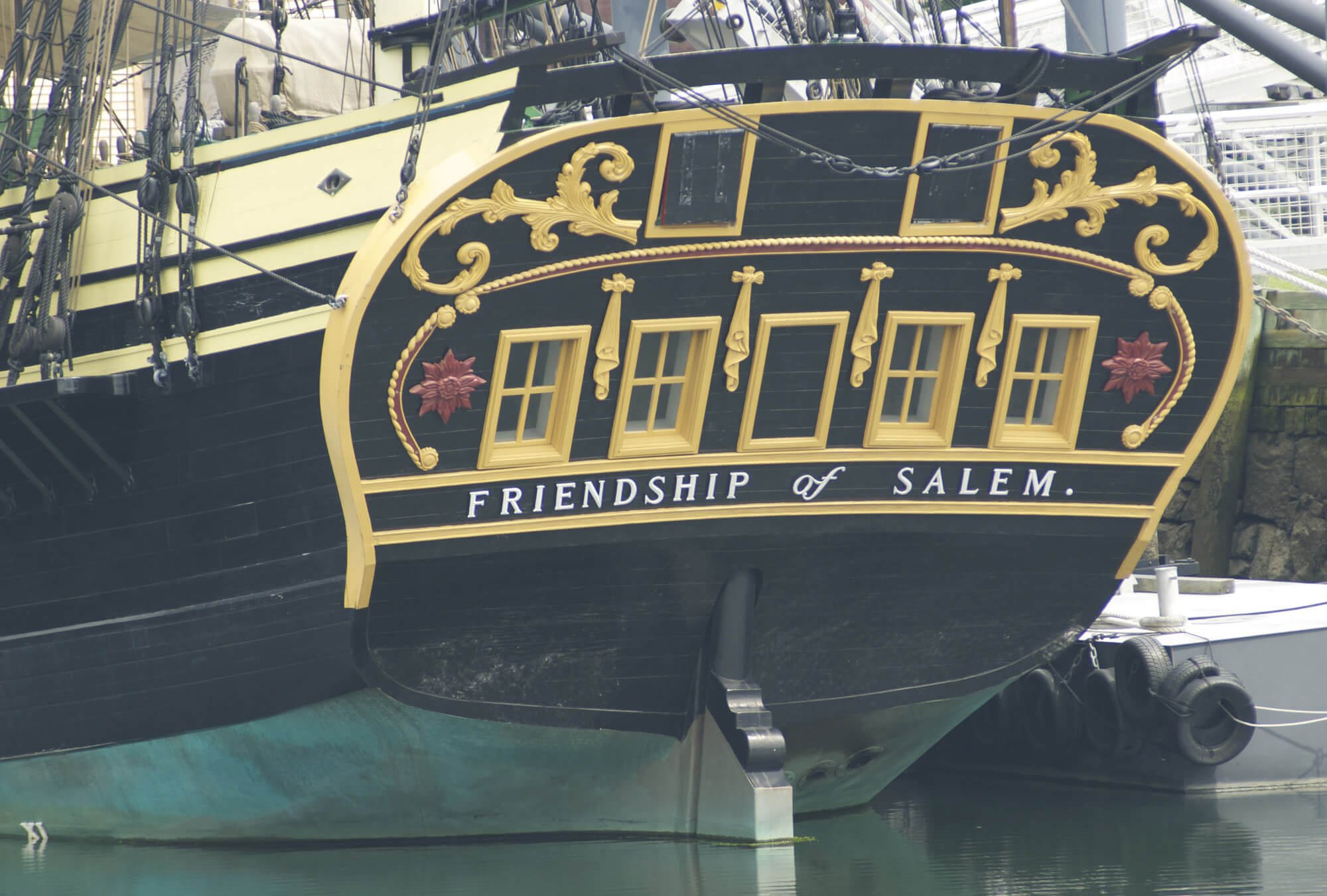 salem-tr-friendship-stern