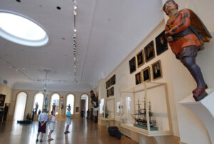 salem-tr-peobody-essex-museum-east-india-hall