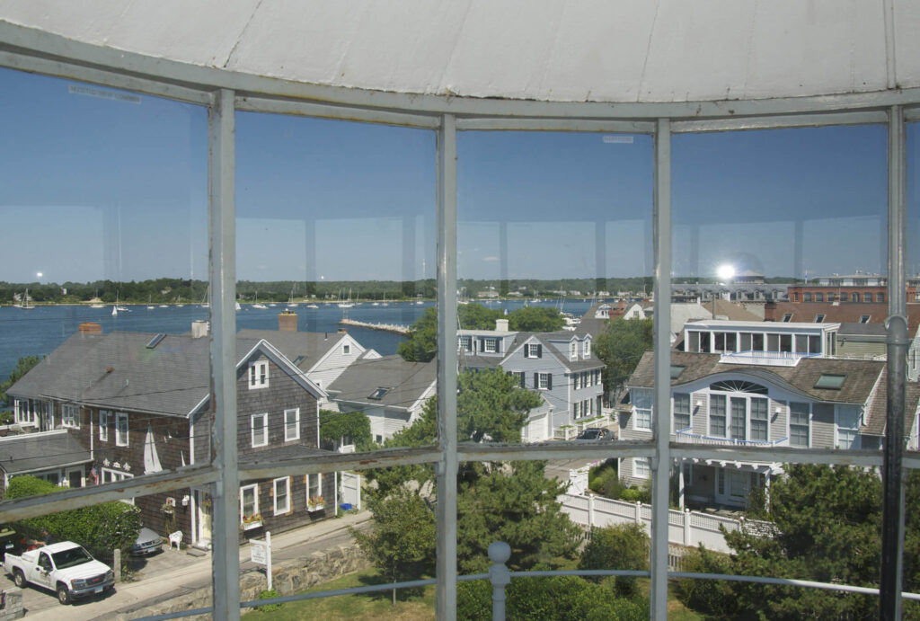 stonington-tr-lighthouse-museum-lantern-room