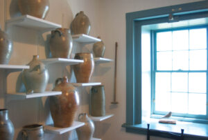 stonington-tr-pottery-lighthouse-museum