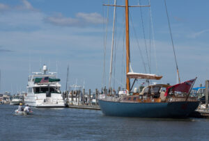 clinton-cd-big-boats