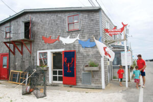 menemsha-tr-fish-market