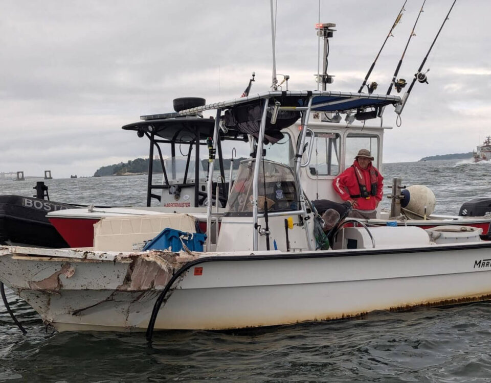 boat-crash-boston-aug6-uscg-northeast-commercial-boat