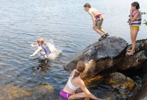 moosehead-lake-tr-rock-jumping