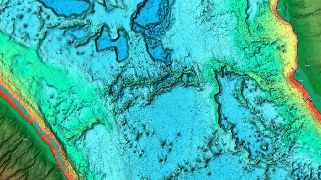 simrad-nsx-ultrawide-charts-parallax