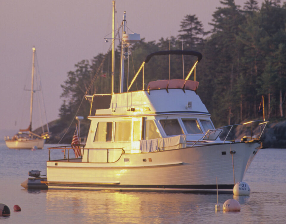camden-jd-powerboat-on-mooring