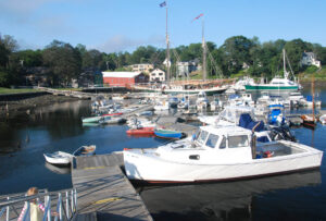 There is always room at the dock for one to come in on their dinghy. Photo/Tom Richardson camden-tr-dinghy-docks