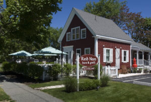 The Red Nun is a popular downtown restaurant and bar among locals and summer folk alike. Photo/Tom Croke chatham-tc-red-nun-bar-grill