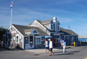 The Chatham Fish Pier Market sells fresh-off-the-boat seafood on Aunt Lydia’s Cove, Photo/Tom Richardson chatham-tr-chatham-pier-fish-market