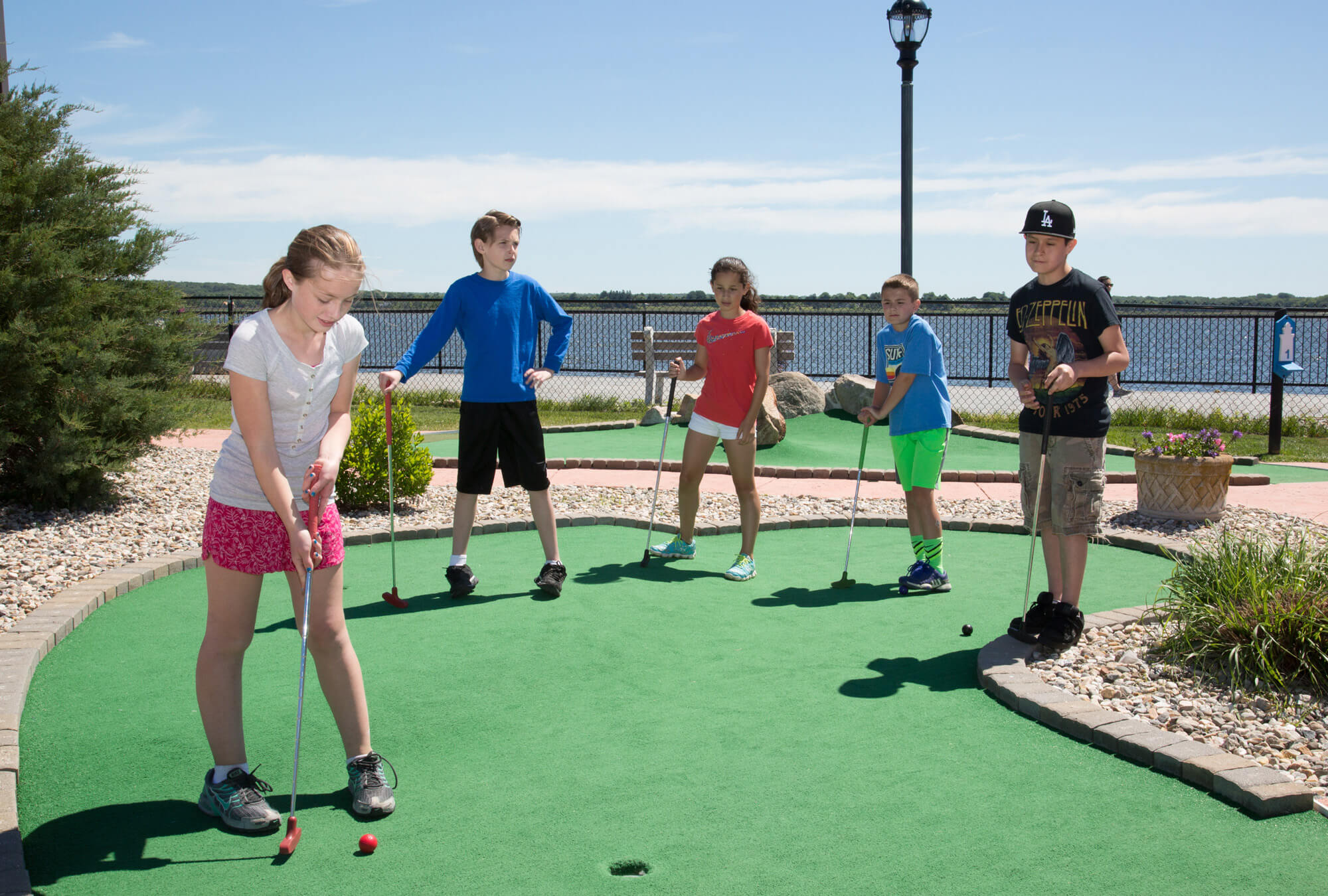 old-saybrook-cbd-mini-golf