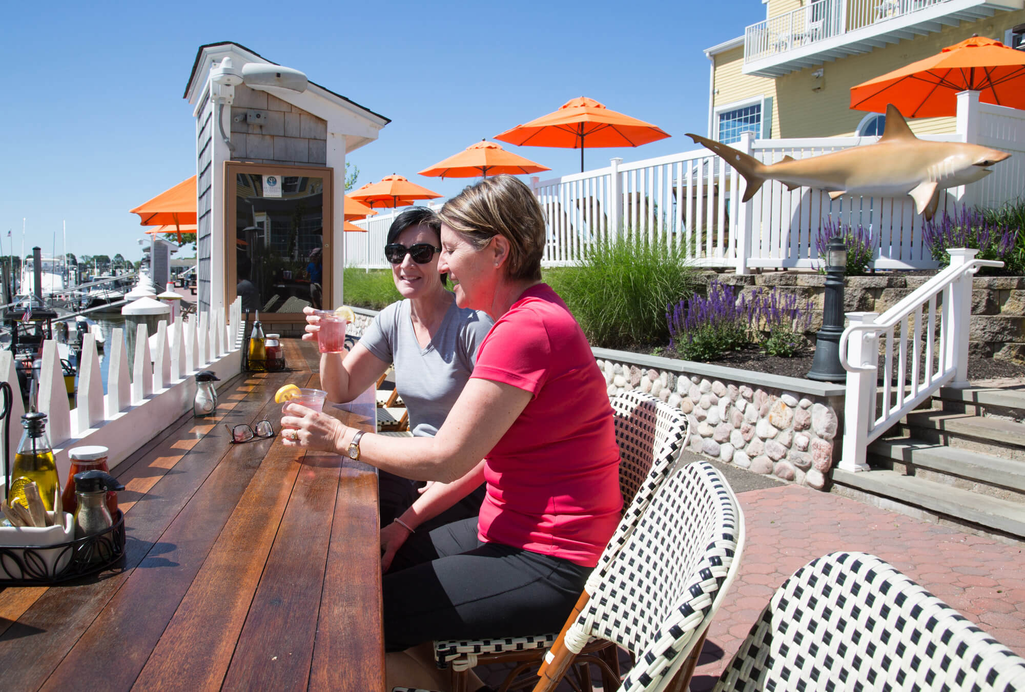 old-saybrook-cbd-outside-dining-saybrook-point-resort-marina