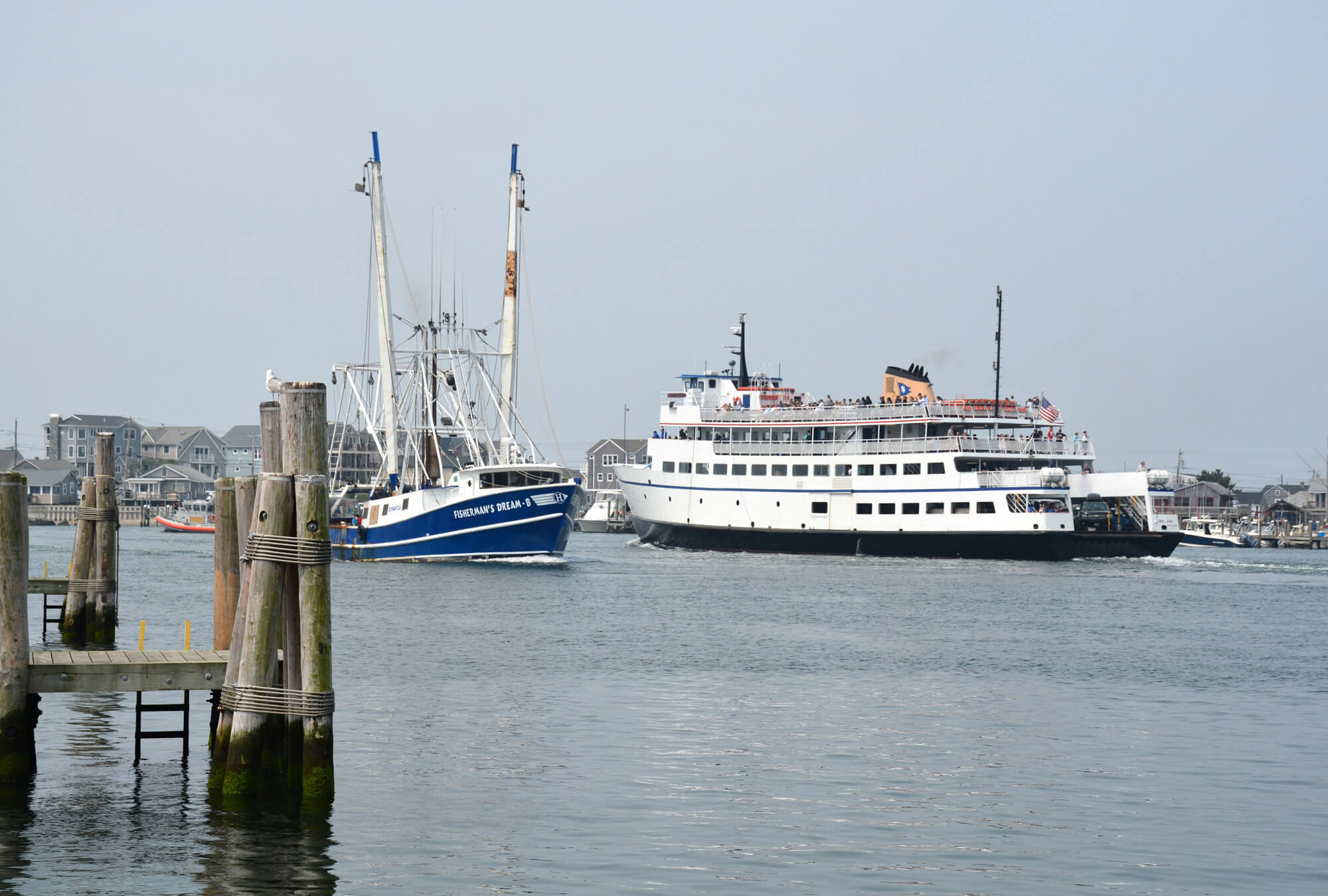 point-judith-az-ferry-and-commercial-fishing