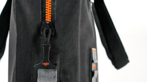 ugo-messenger-bag-side-zipper