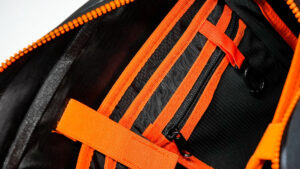 ugo-messenger-bag-zipper