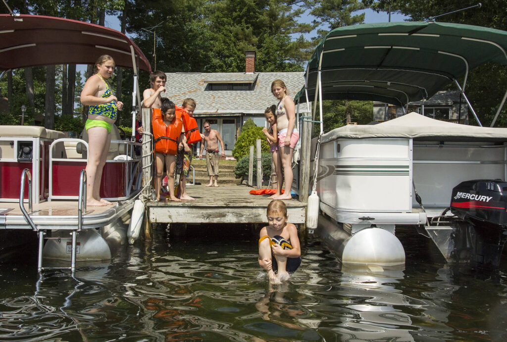 winnisquam-nh-kb-jumping-in-lake