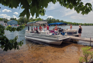 Many Winnisquam boaters have embraced the pontoon lifestyle. winnisquam-nh-kb-pontoon-boats