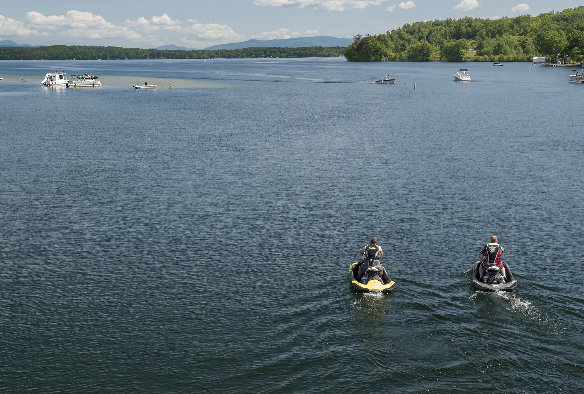 winnisquam-nh-kb-riding-see-doo