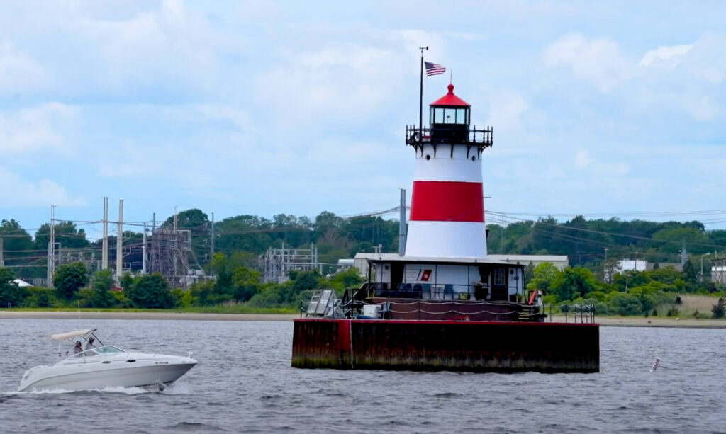 borden-flats-lighthouse-photo-tom-richardson