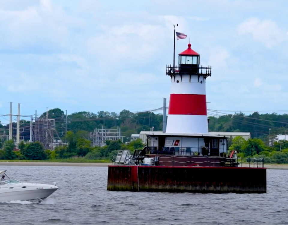 borden-flats-lighthouse-photo-tom-richardson