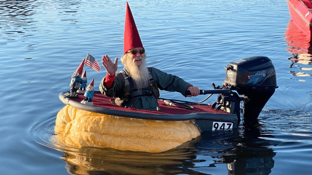 damariscotta-pumpkinfest-pumpkin-powerboat