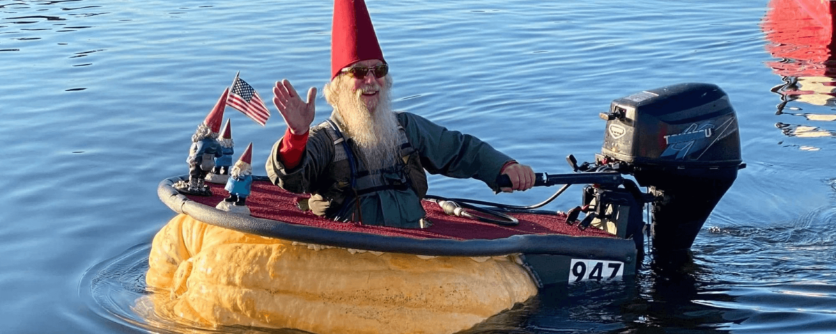 damariscotta-pumpkinfest-pumpkin-powerboat