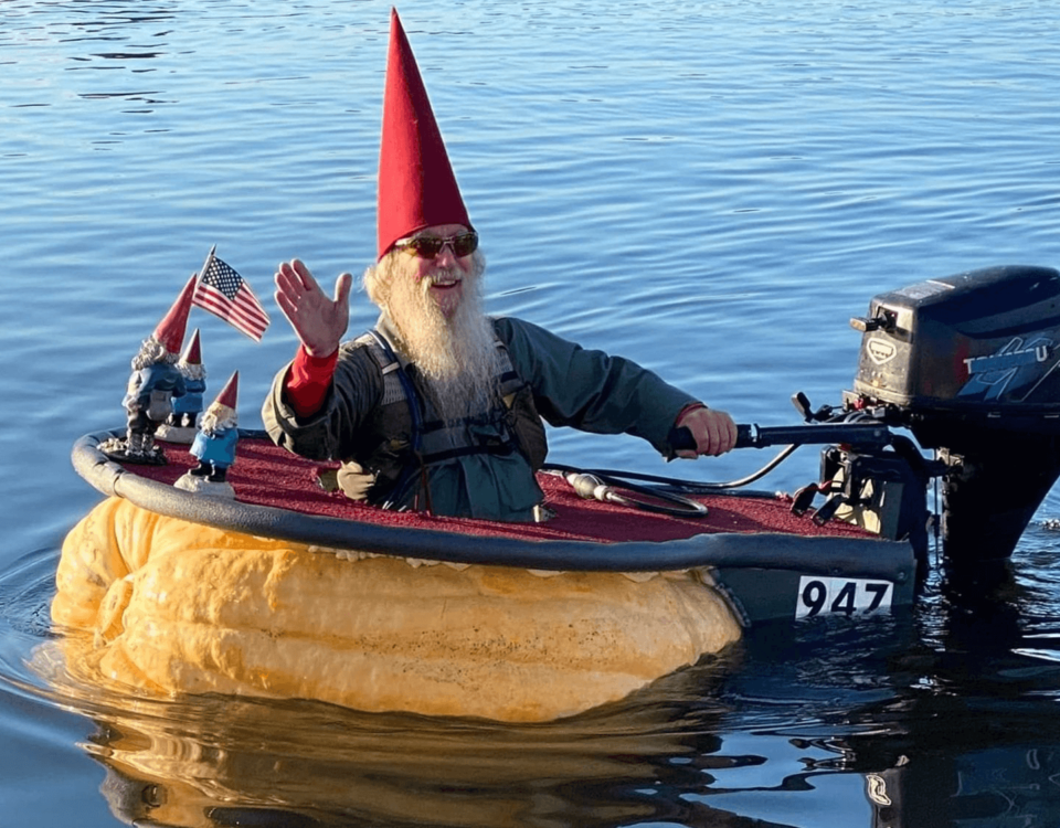damariscotta-pumpkinfest-pumpkin-powerboat