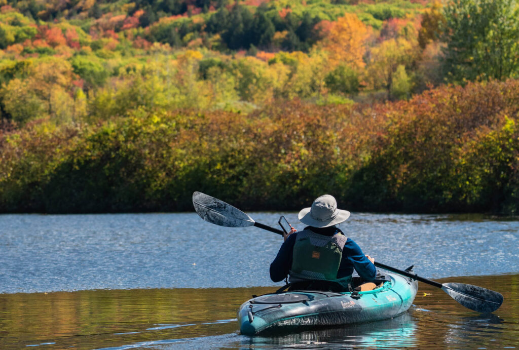 fall-boating-paddling-tr