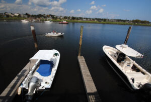 norwalk-tr-boat-on-river