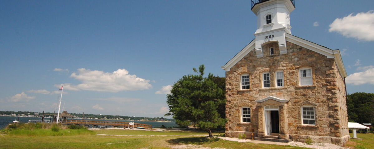 norwalk-tr-shefield-island-light