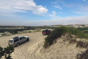 provincetown-neb-dunes-cars