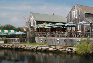 wickford-tr-shore-dining