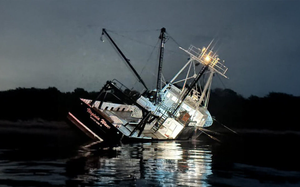 coast-guard-vessel-virginia-wave-around