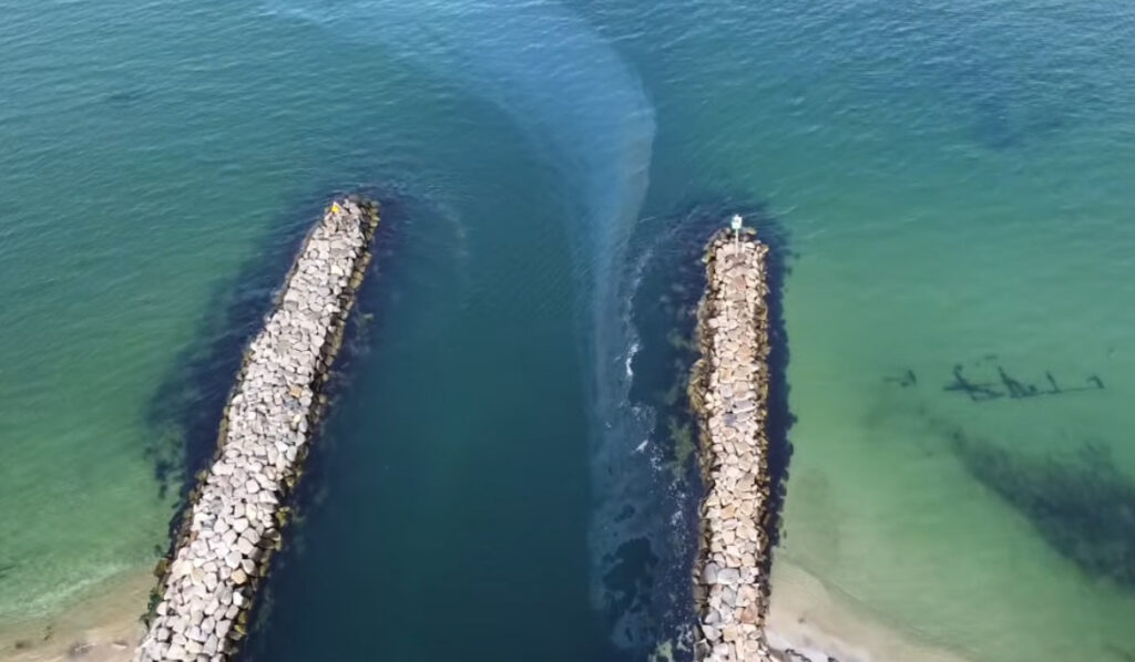 Possible Fuel Spill Spotted off Menemsha Harbor