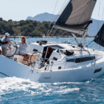 jeanneau-sun-odyssey-350-through-waves