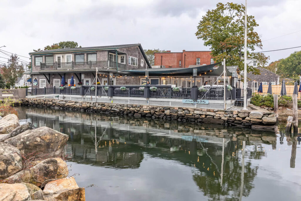 wickford-on-the-water-restaurant