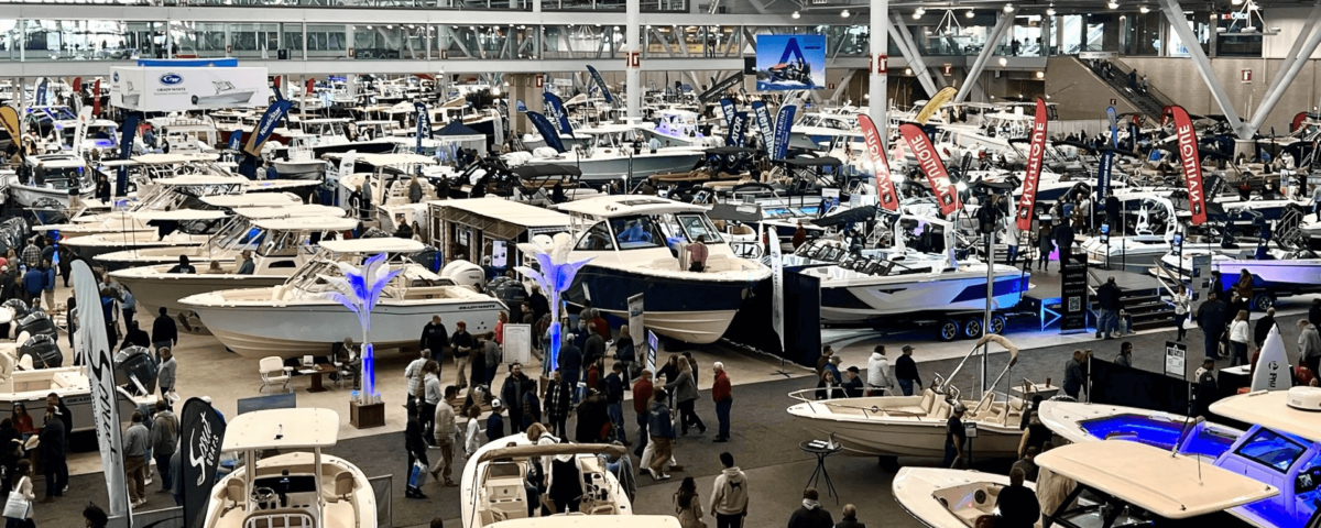 new-england-boat-show-hall-view