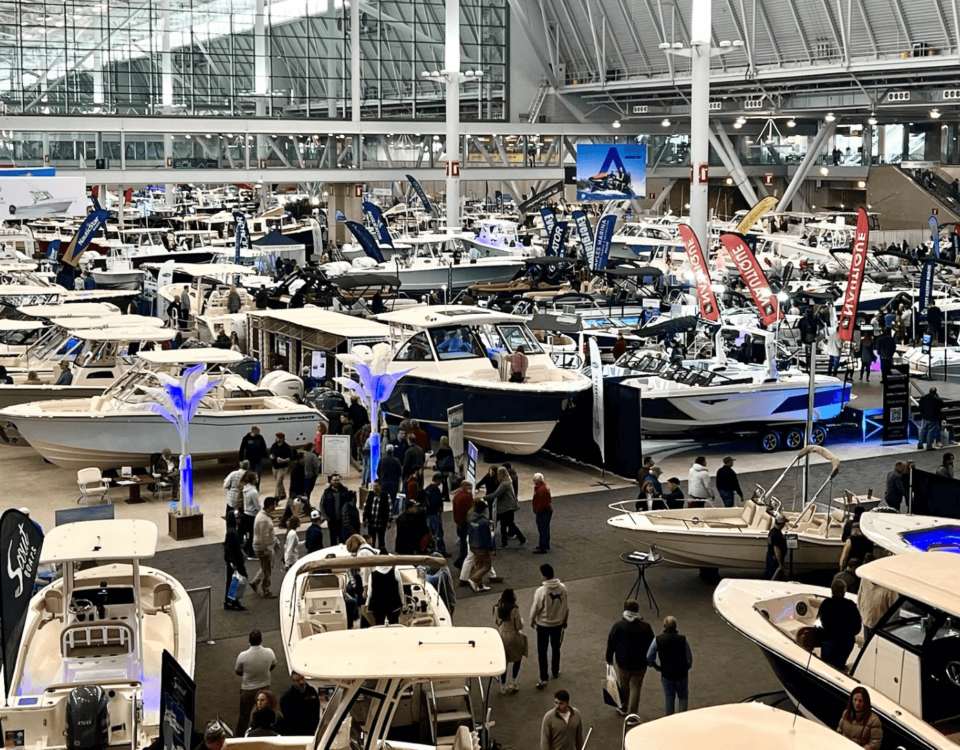 new-england-boat-show-hall-view