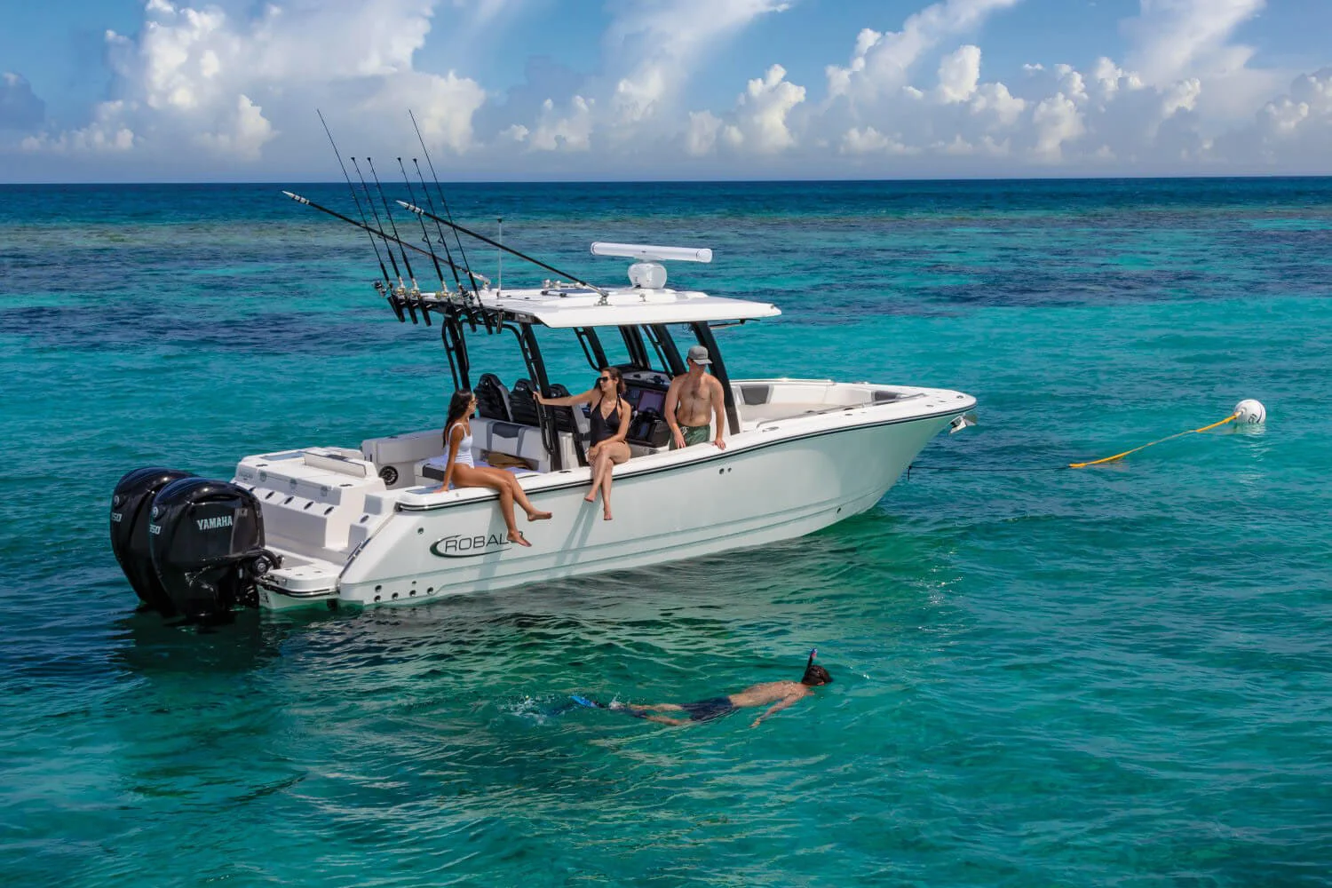 robalo-r300-center-console-snokeling